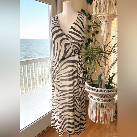 Ralph Lauren Dresses & Skirts - Ralph Lauren maxi dress print zebra size 10 in Cream